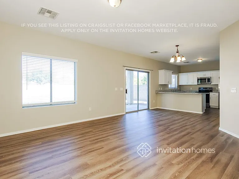 5626 S 11th Pl — Photo 4