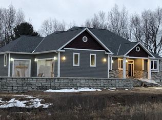 12654 N Rotary Park Ct, Mequon, WI 53097