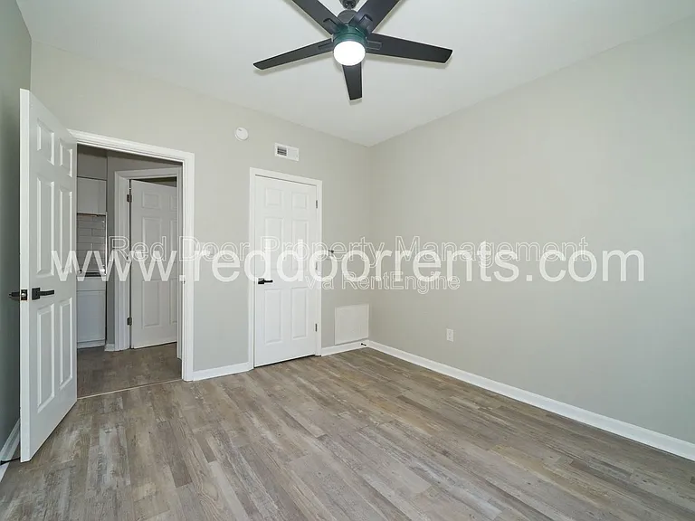 1337 E Market St #5 — Photo 7