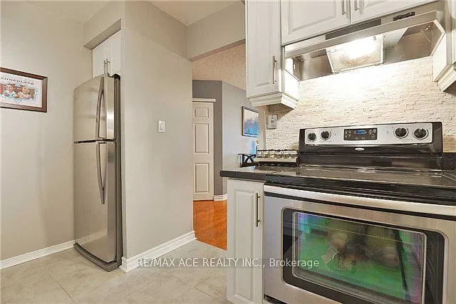 2261 Lake Shore Blvd W #301 — Photo 10