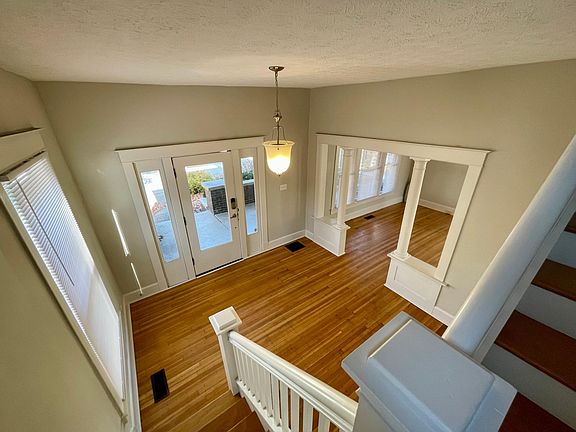 4th image of 1519 E Ohio St
