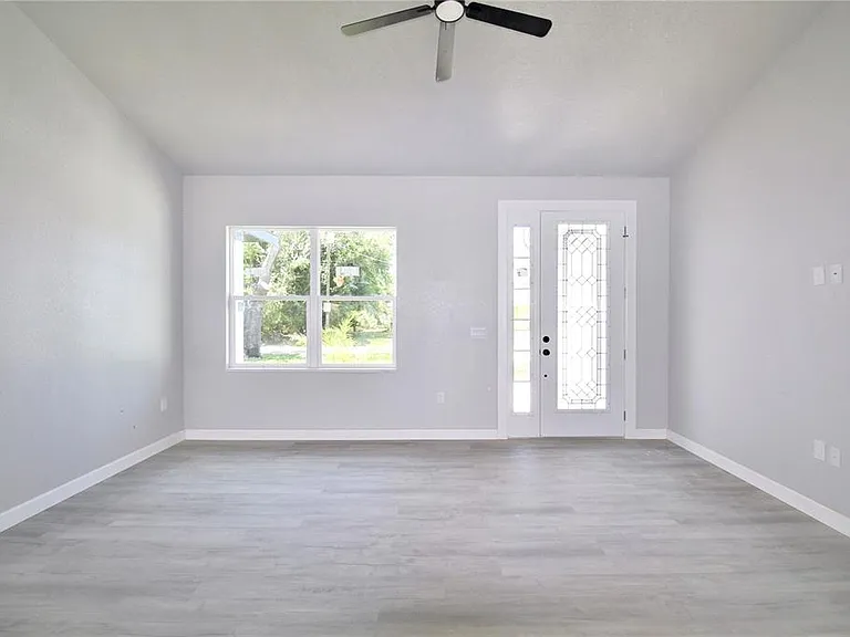 4000 Garienda Ave — Photo 7