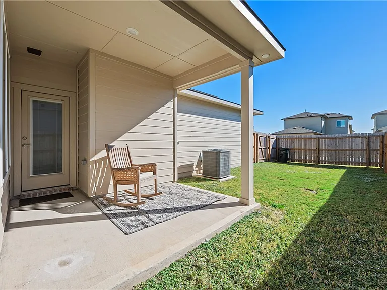 714 Granger Ln — Photo 18