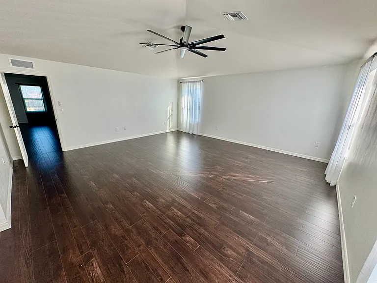 420 SE 13th Ct — Photo 12