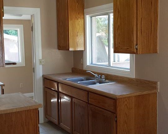 4th image of 816 1/2 N Sabina St