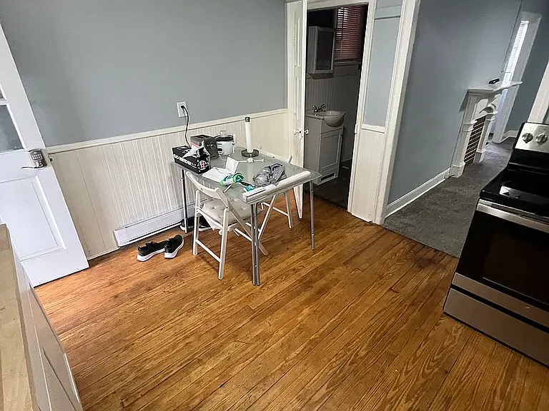 116 E Main St — Photo 7