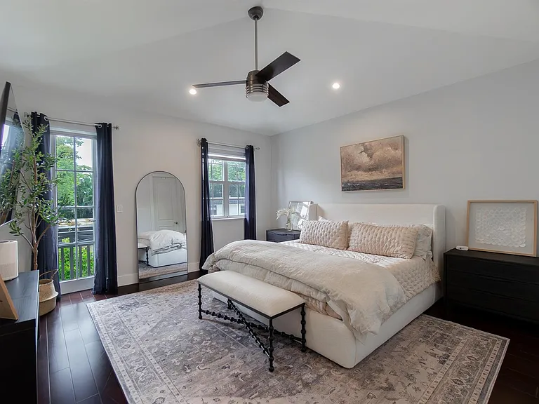 918 Saint George Blvd — Photo 15