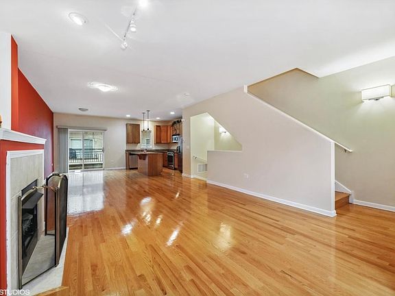 5th image of 3238 N Kilbourn Ave #5