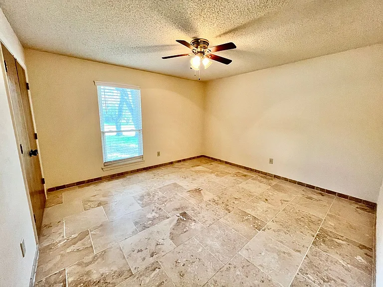 3904 Woodbury Ct — Photo 21