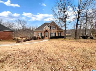 2716 Oakleaf Cir, Bessemer, AL 35022