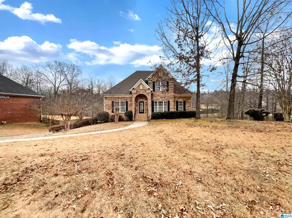 2716 Oakleaf Cir, Bessemer, AL 35022