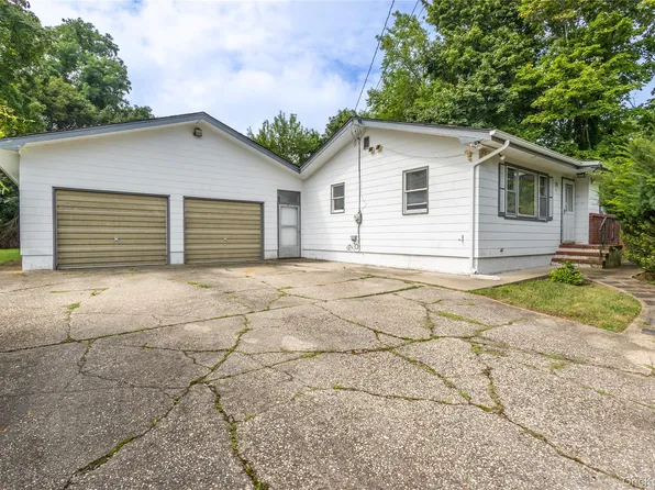38 Sams Path, Rocky Point, NY 11778