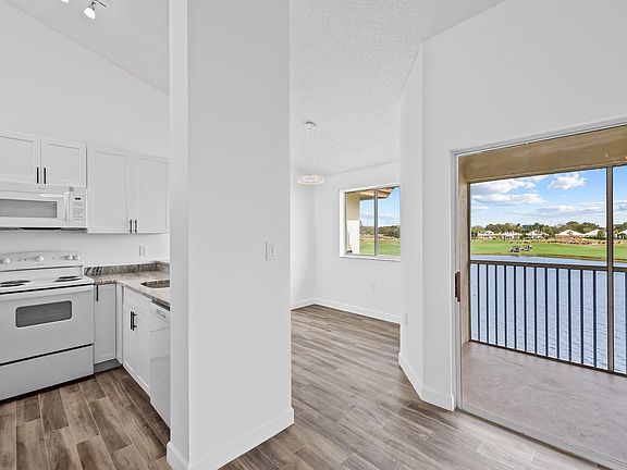 5th image of 11202 Glenmoor Drive #11202