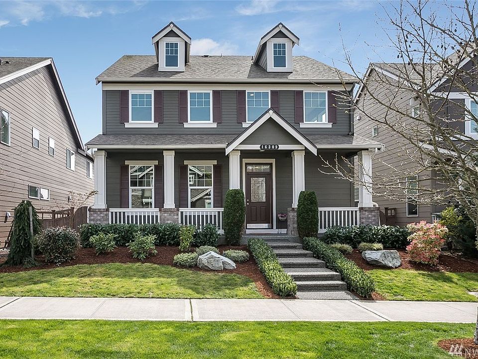 Quality-built DR Horton resale resides in one of the picture perfect neighborhoods of East Renton Highlands