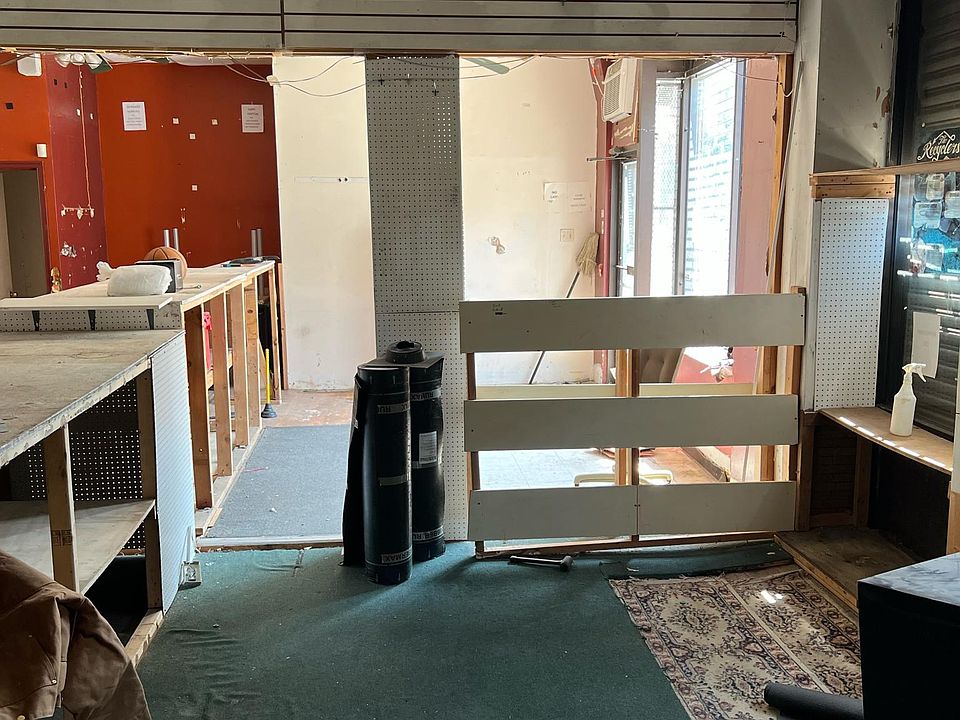 2nd image of 501 N 33rd St