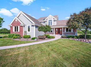 1442 Lebon Ln, Grafton, WI 53024