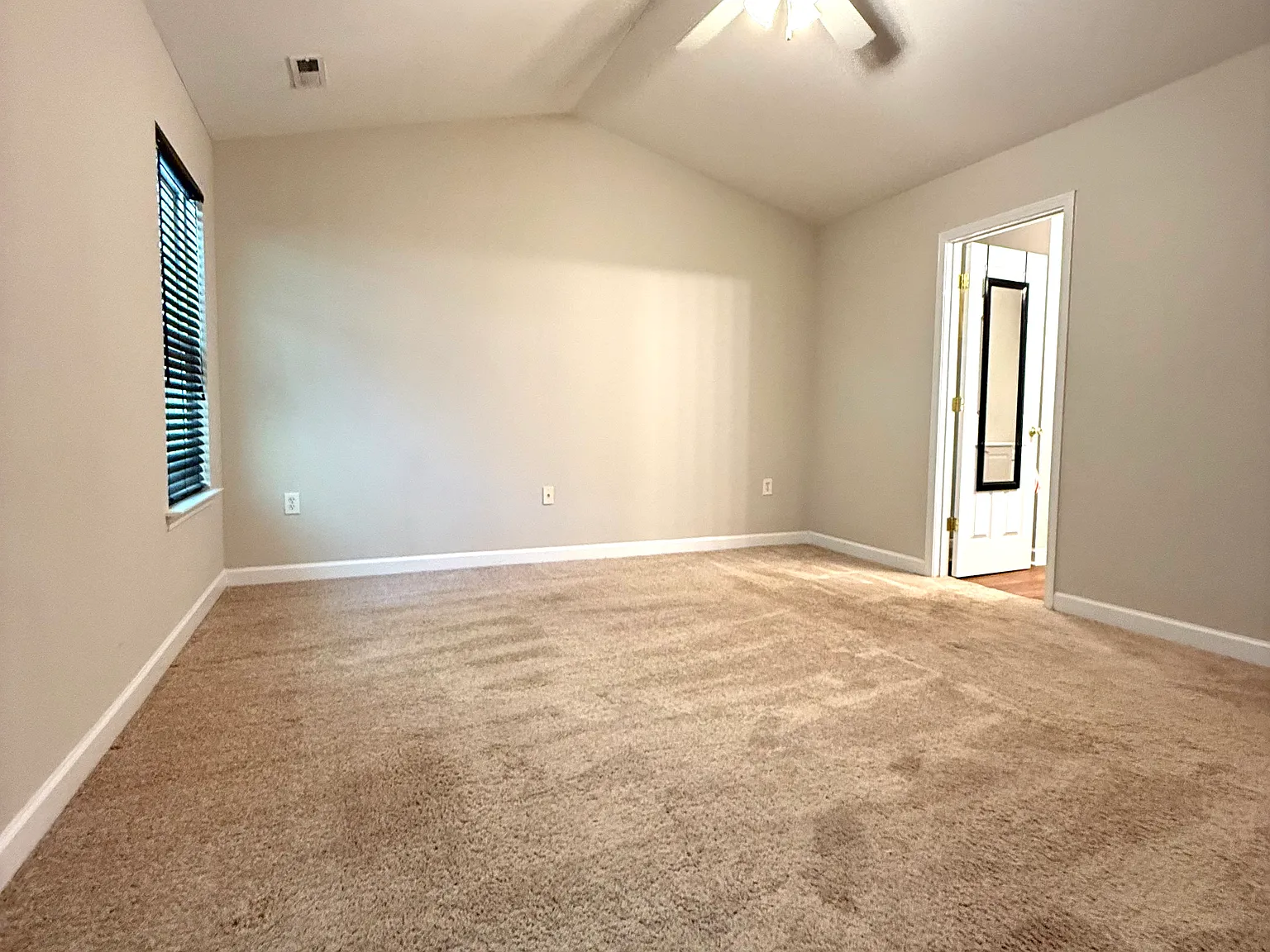 2 bed, 1260 sqft, $1,895 — Photo 4