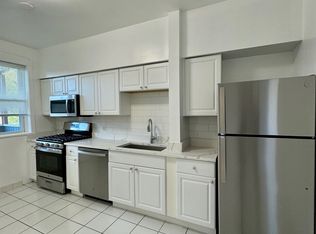 922 Main St APT 3, Evanston, IL 60202