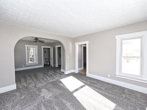 5th image of 98 W Main St