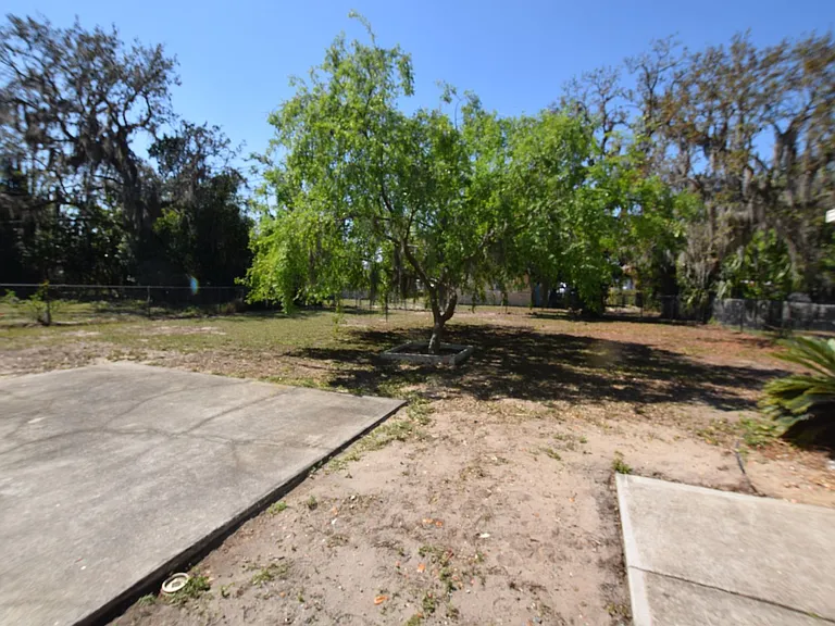 1918 Sunset Ln — Photo 5