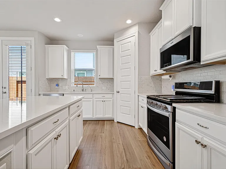 3103 Little Gem Ln — Photo 6