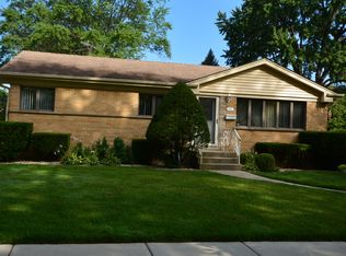 1910 Bonita Ave, Mount Prospect, IL 60056