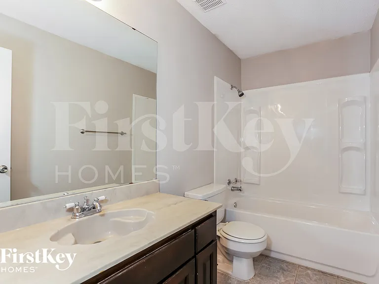 714 Windridge Ln — Photo 14