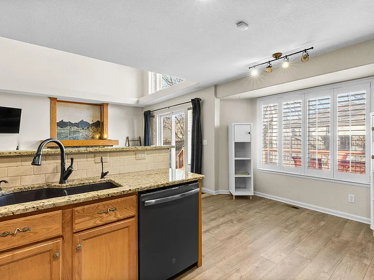 2771 Calkins Pl — Photo 23