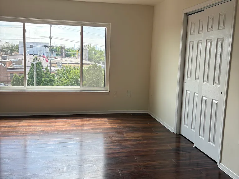 619-623 Schuyler Ave #304 — Photo 7