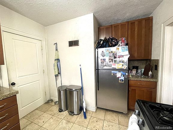 4th image of 395 S Humboldt St #A