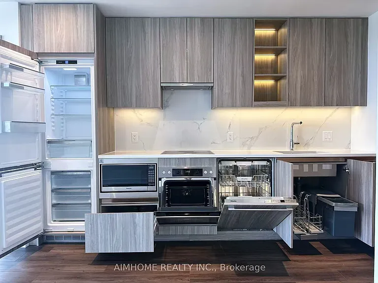27 McMahon Dr #1705 — Photo 9