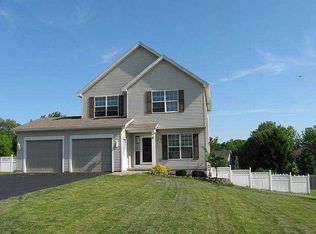 12 Cashmere Ct, Irondequoit, NY 14609