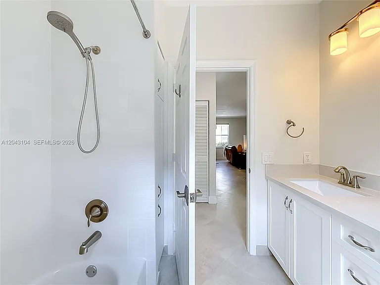1556 Winterberry Ln — Photo 14