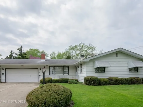 70 Mary Ln, Crystal Lake, IL 60014