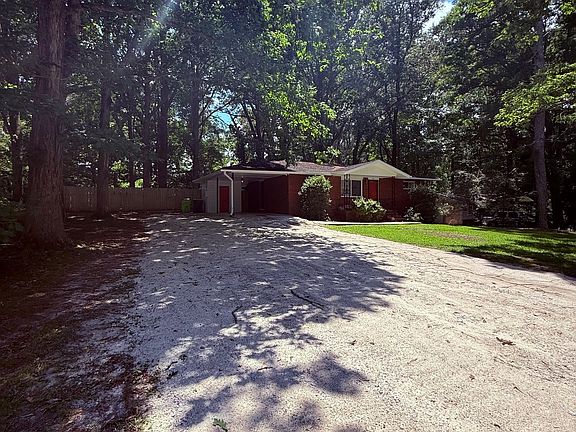 4th image of 317 Hilltop Circle Ext SW