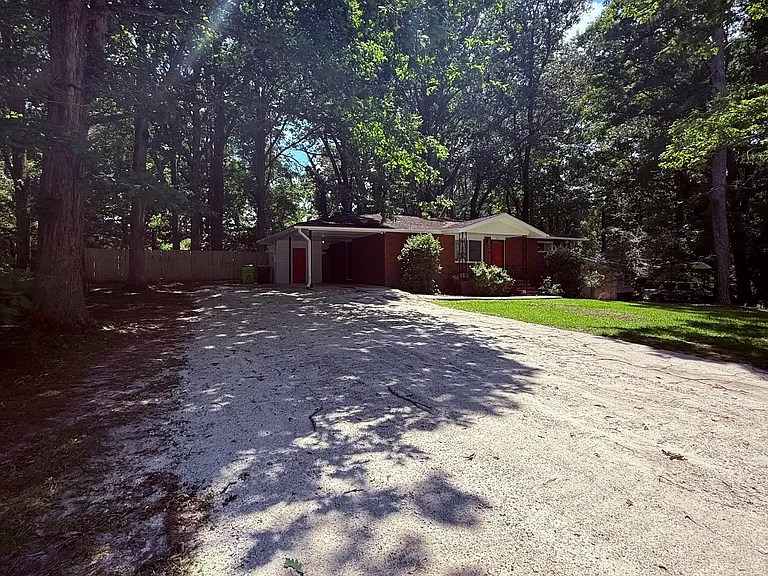 317 Hilltop Circle Ext SW — Photo 4
