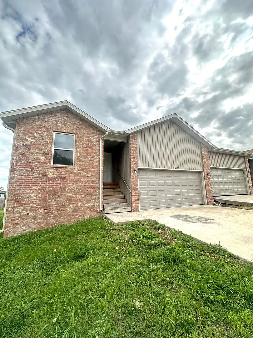 Building Photo - 808 E Watermill Cir