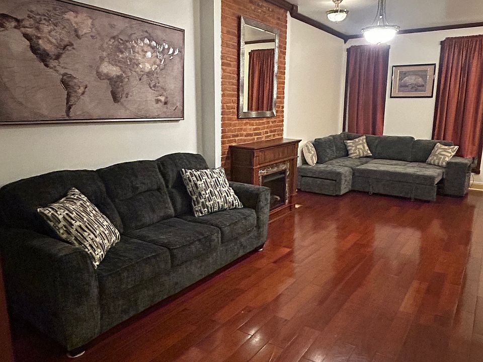1st floor livingroom