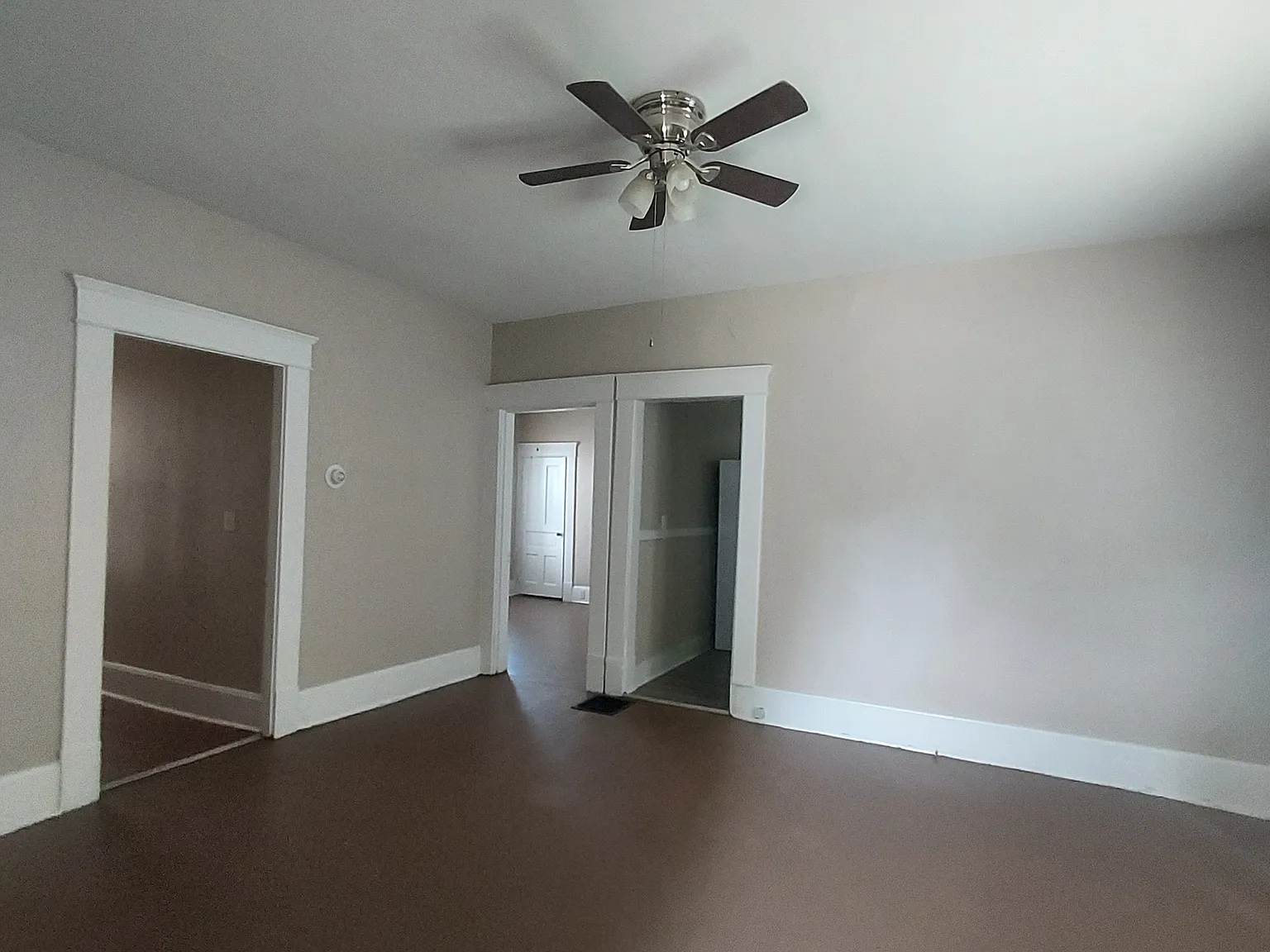 2 Bedroom, 1 Bathroom Apartment — Photo 4