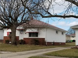 12509 Oakview Blvd, Garfield Heights, OH