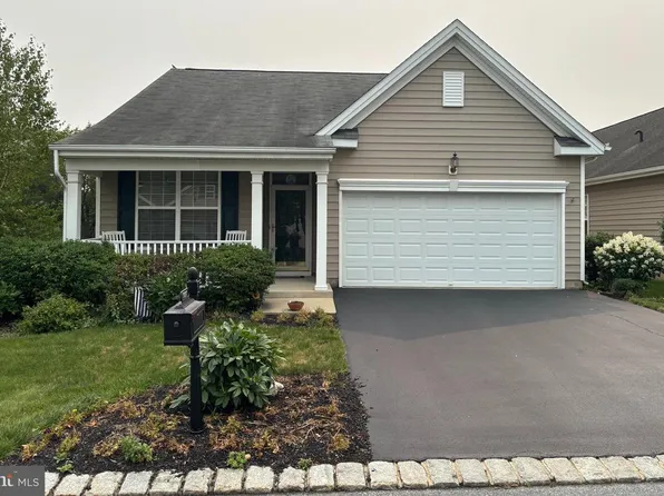 707 Thoreau Dr, Mount Joy, PA 17552