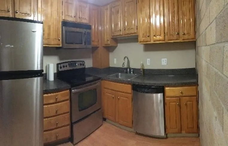2 bed, 1170 sqft, $2,450 — Photo 3