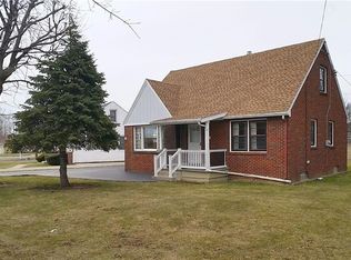118 Shamokin Dr, Lackawanna, NY 14218