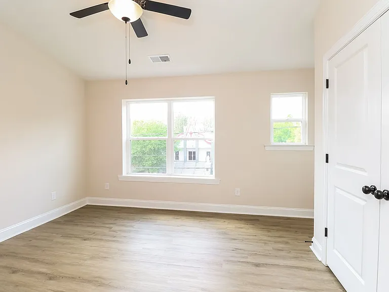 542 Beatties Ford Rd — Photo 14