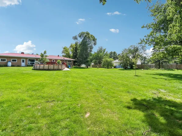 2400 W Avalon Rd, Janesville, WI 53546