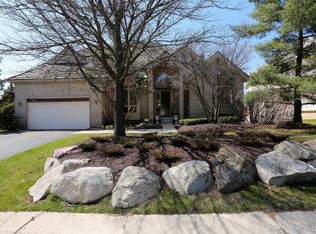 5160 Oakbrooke Dr, West Bloomfield, MI 48323