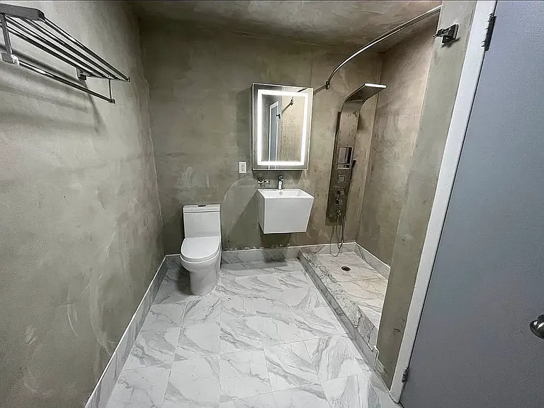 15 Lawton St #9 — Photo 8