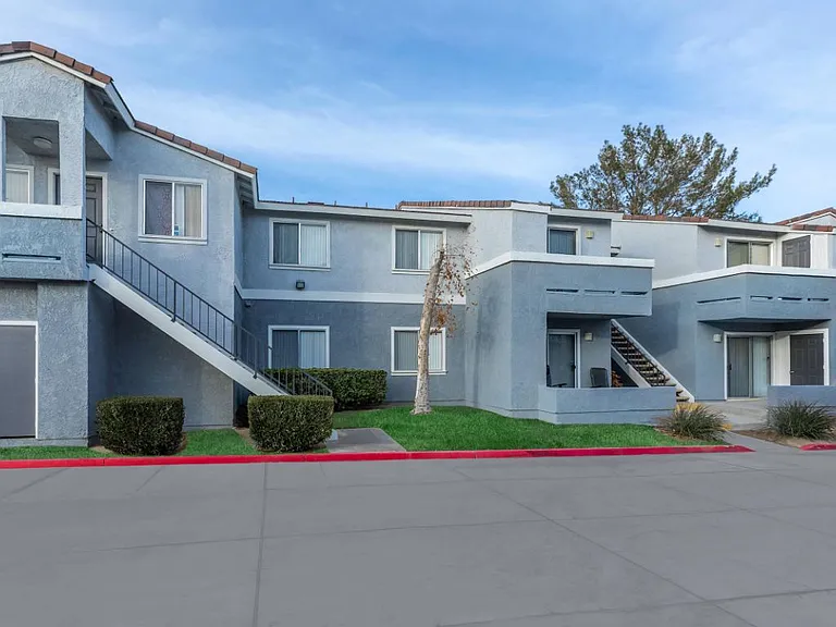 Desert Heights Apartment Homes — Photo 16