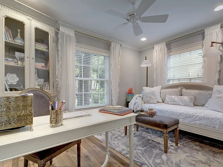 2832 San Gabriel St — Photo 25