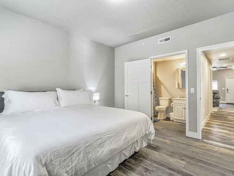 Master bedroom-King